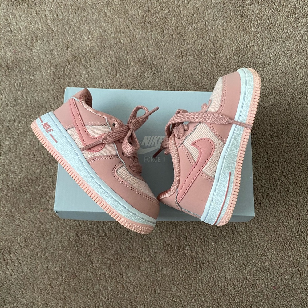Toddler NIKE AIRFORCE 1 in Pink size 6C